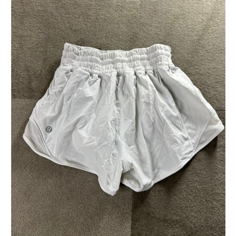 Lululemon Hotty Hot Size 0 White Shorts - Picture 3 of 5